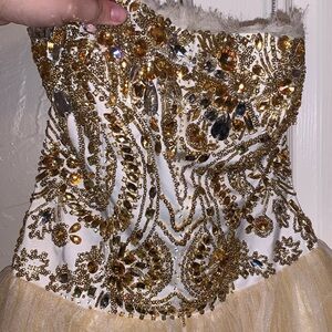 Sherri Hill ivory and gold SAMPLE OFAK cocktail